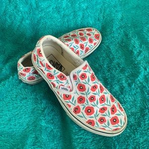 VANS- OFF THE WALL Slip Ons Floral Poppies Women's Size 7